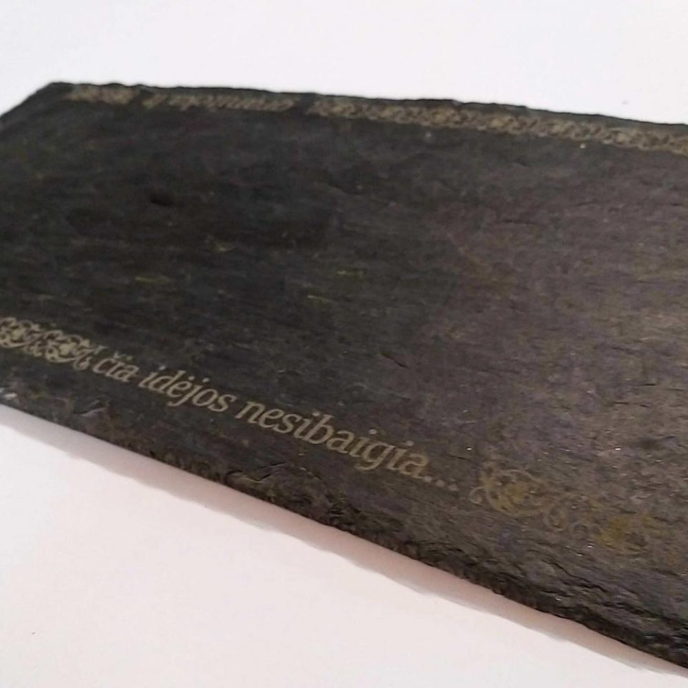 skaluno-akmens-graviravimas